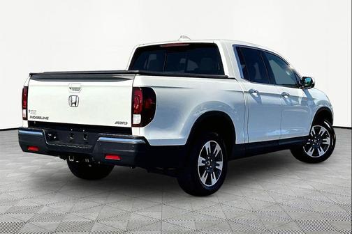 White Diamond Pearl 2019 Honda Ridgeline RTL-E