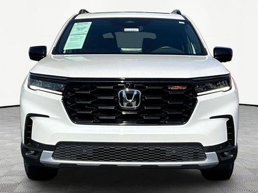 Platinum White Pearl 2024 Honda Pilot TrailSport