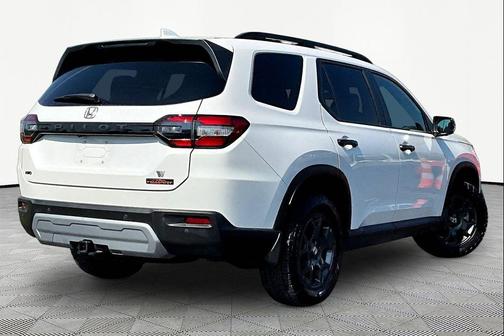 Platinum White Pearl 2024 Honda Pilot TrailSport