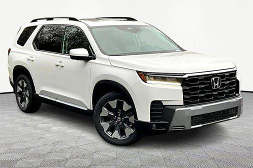 Platinum White Pearl 2026 Honda Pilot Touring 8-Passenger