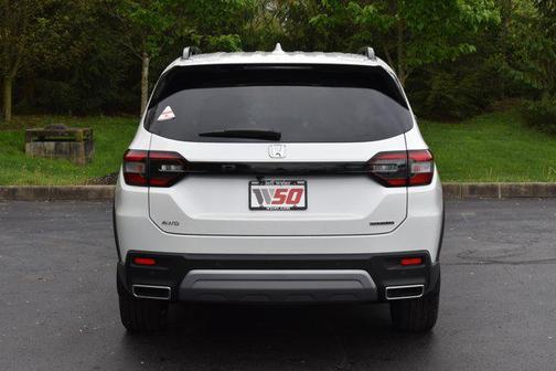 2025 Honda Pilot Touring 8-Passenger