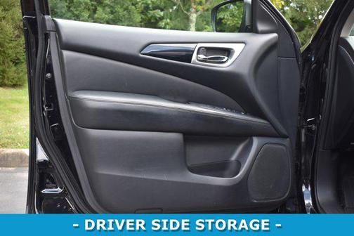 2018 Nissan Pathfinder SV