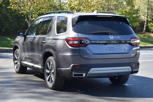2025 Honda Pilot Touring 8-Passenger