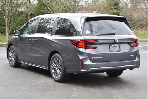 Modern Steel Metallic 2026 Honda Odyssey Touring