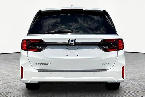 Platinum White Pearl 2025 Honda Odyssey Elite