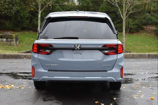 Sonic Gray Pearl 2026 Honda Odyssey Sport-L