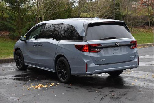 Sonic Gray Pearl 2026 Honda Odyssey Sport-L