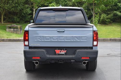 Sonic Gray Pearl 2026 Honda Ridgeline Black