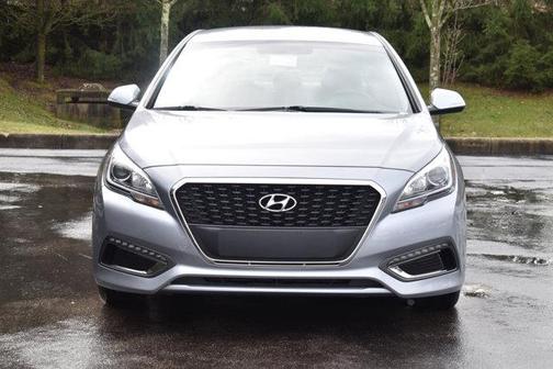 2017 Hyundai SONATA Hybrid SE