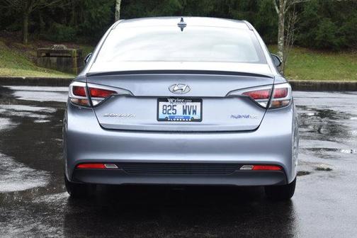 2017 Hyundai SONATA Hybrid SE