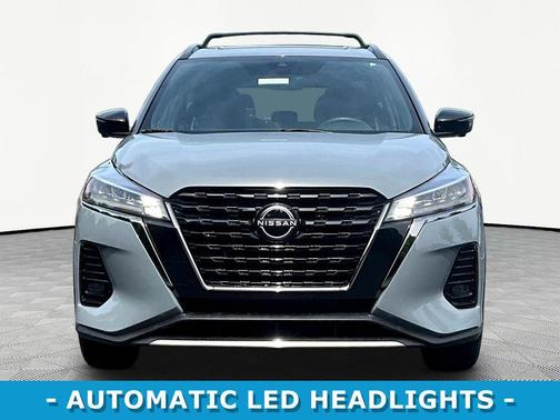 Boulder Gray Pearl 2022 Nissan Kicks SR