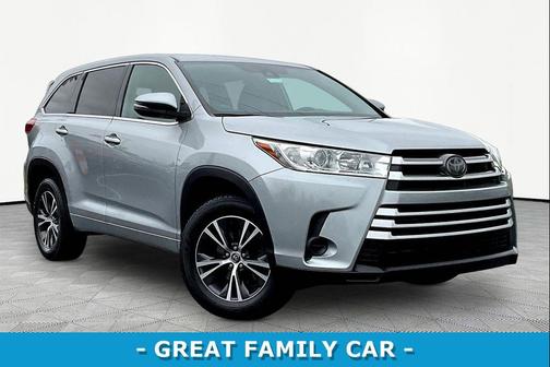 Celestial Silver Metallic 2018 Toyota Highlander LE I4