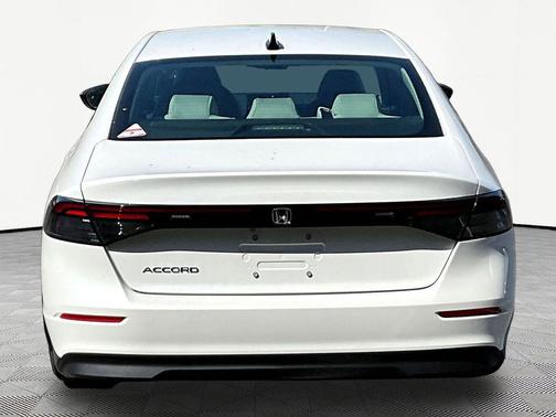 Platinum White Pearl 2026 Honda Accord SE