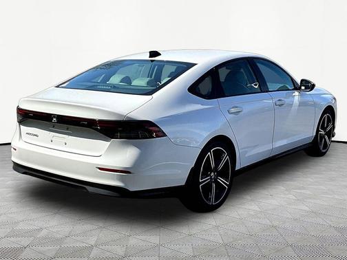 Platinum White Pearl 2026 Honda Accord SE
