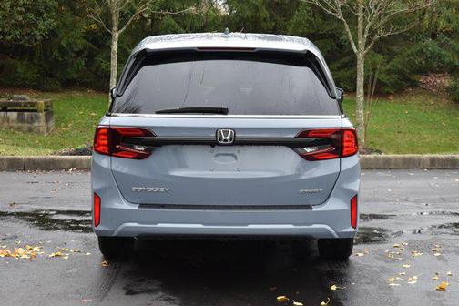 Sonic Gray Pearl 2026 Honda Odyssey Sport-L