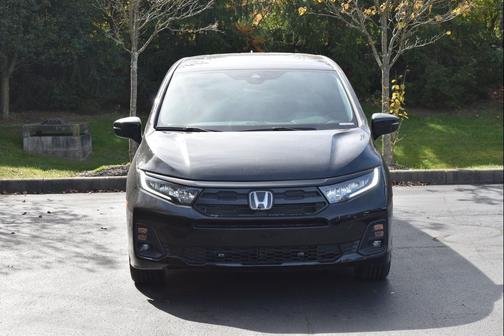 Crystal Black Pearl 2026 Honda Odyssey Sport-L