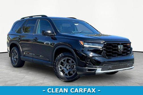 Crystal Black Pearl 2024 Honda Pilot TrailSport