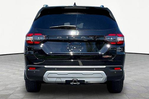 Crystal Black Pearl 2024 Honda Pilot TrailSport