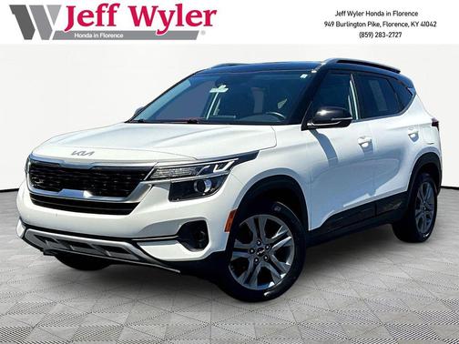 Clear White/Black Roof 2023 Kia Seltos S