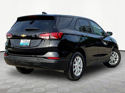 Mosaic Black Metallic 2023 Chevrolet Equinox LS