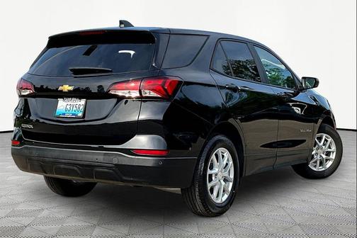 Mosaic Black Metallic 2023 Chevrolet Equinox LS