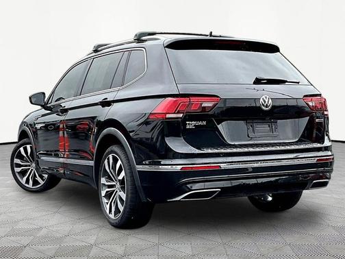 Deep Black 2020 Volkswagen Tiguan 2.0T SEL R-Line 4MOTION