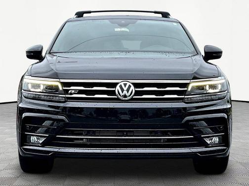 Deep Black 2020 Volkswagen Tiguan 2.0T SEL R-Line 4MOTION