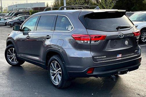 Predawn Gray Mica 2019 Toyota Highlander Hybrid XLE