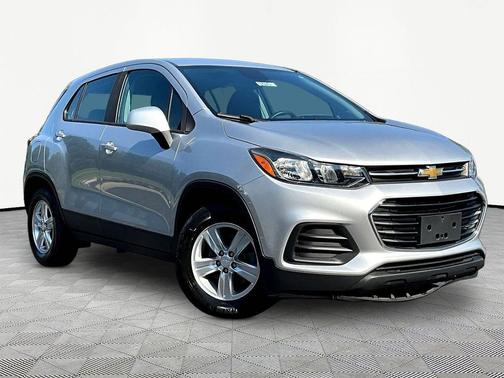 Silver Ice Metallic 2019 Chevrolet Trax LS