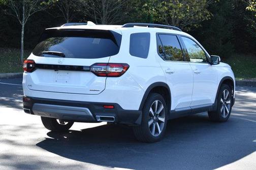 2024 Honda Pilot Touring 8-Passenger