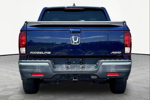 Obsidian Blue Pearl 2017 Honda Ridgeline RTL