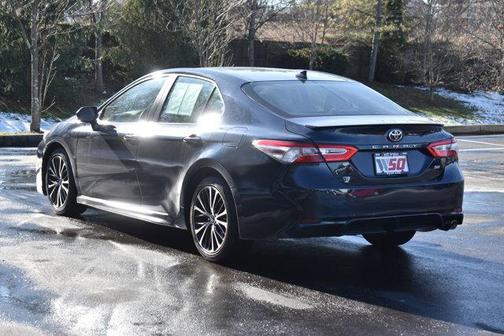 2020 Toyota Camry SE