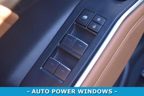 2023 Toyota Highlander Hybrid Platinum
