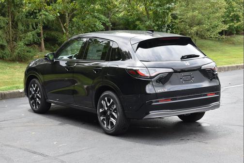 Crystal Black Pearl 2027 Honda HR-V EX-L