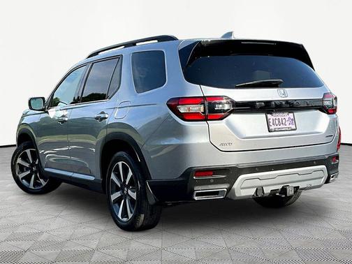 Lunar Silver Metallic 2025 Honda Pilot Touring 8-Passenger