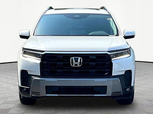Platinum White Pearl 2026 Honda Pilot Touring 8-Passenger