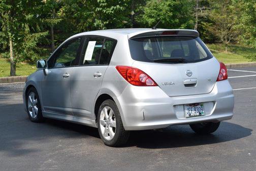 2010 Nissan Versa 1.8 SL