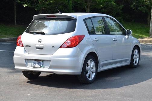 2010 Nissan Versa 1.8 SL