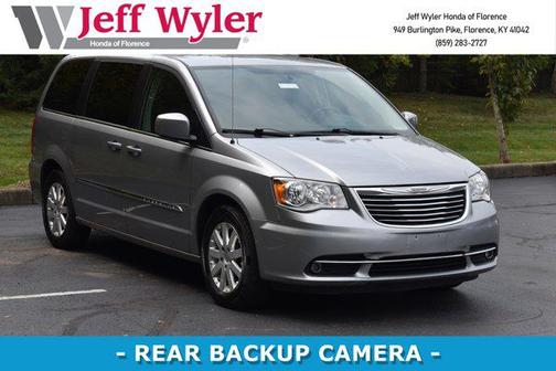 2016 Chrysler Town & Country Touring