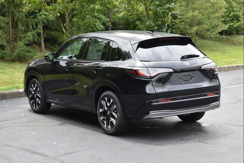 Crystal Black Pearl 2027 Honda HR-V EX-L