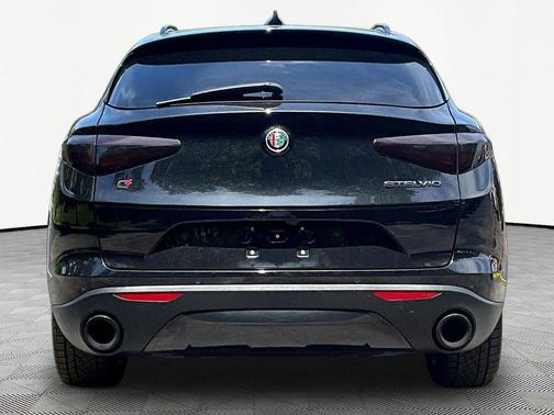 Vulcano Black Metallic 2019 Alfa Romeo Stelvio Ti Sport