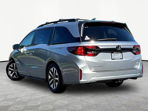 Solar Silver Metallic 2026 Honda Odyssey EX-L