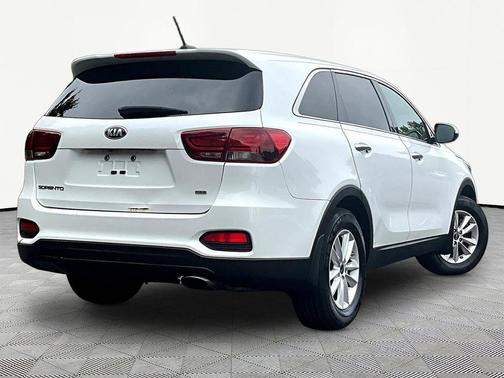 Snow White Pearl 2019 Kia Sorento LX