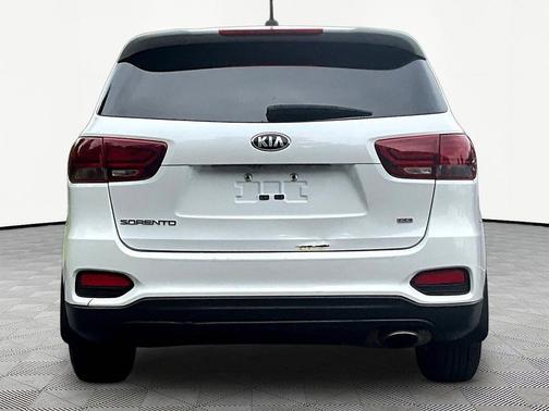 Snow White Pearl 2019 Kia Sorento LX