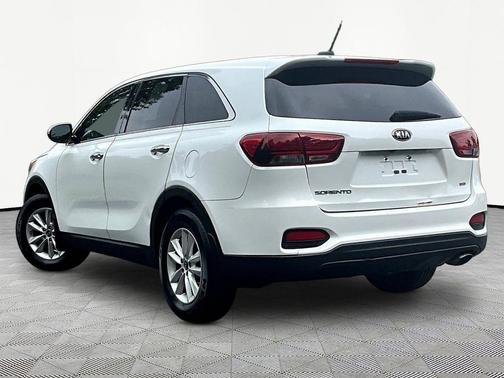 Snow White Pearl 2019 Kia Sorento LX