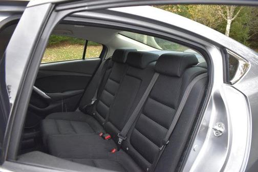 2015 Mazda Mazda6 i Sport