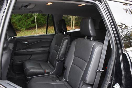 2022 Honda Pilot Touring 8-Passenger