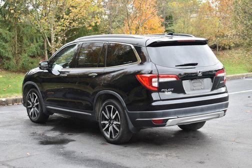 2022 Honda Pilot Touring 8-Passenger