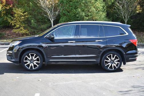 2022 Honda Pilot Touring 8-Passenger