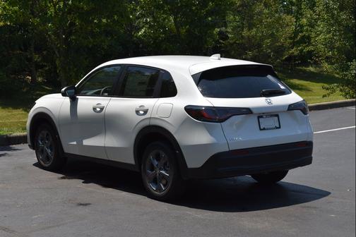 Platinum White Pearl 2027 Honda HR-V LX